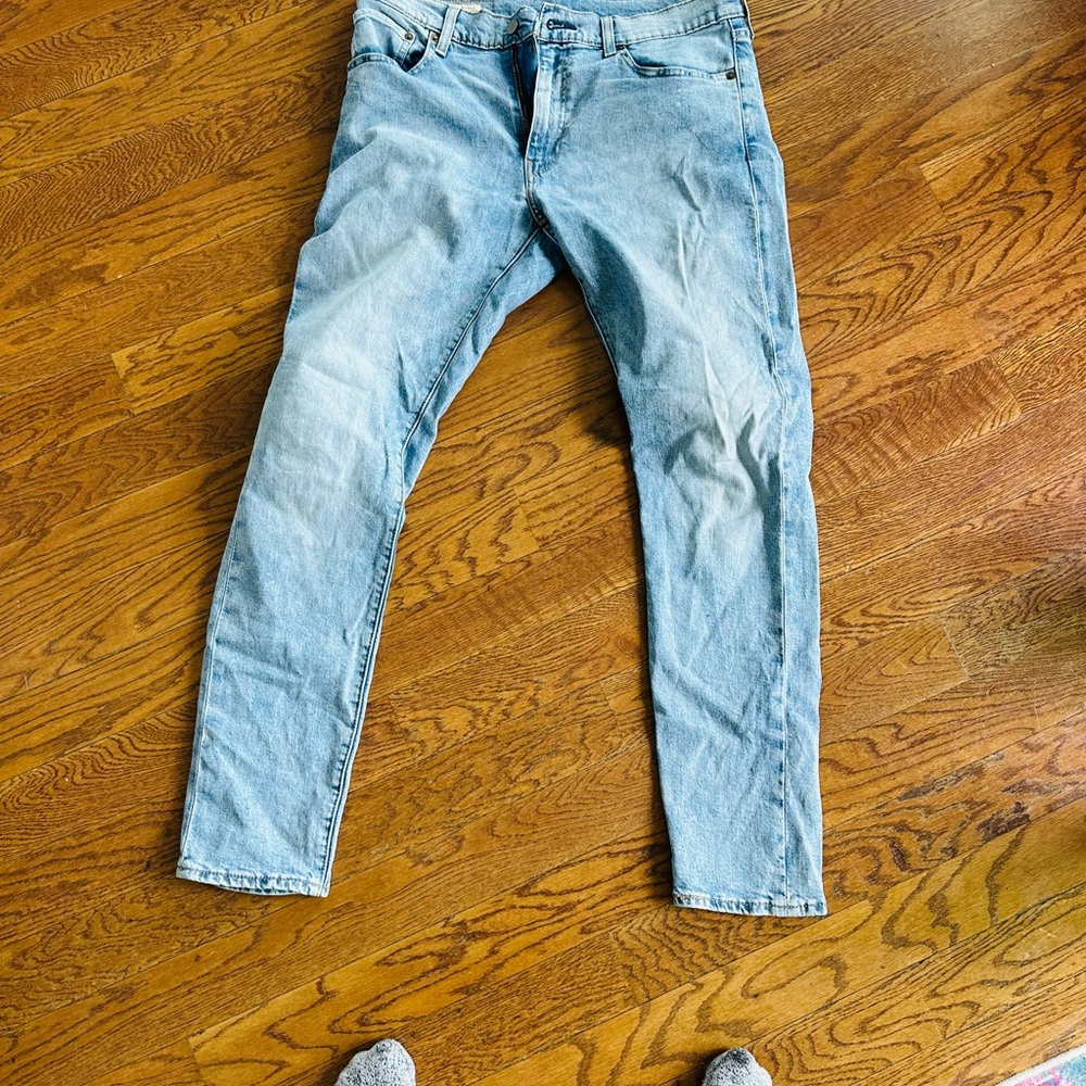 Levi's Men's Relaxed Light Blue Jeans